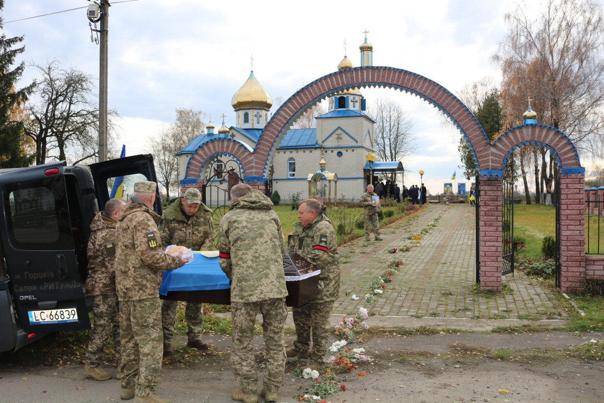 Більше двох років вважався зниклим безвісти: на Волині попрощались з Героєм Сергієм Матвіюком