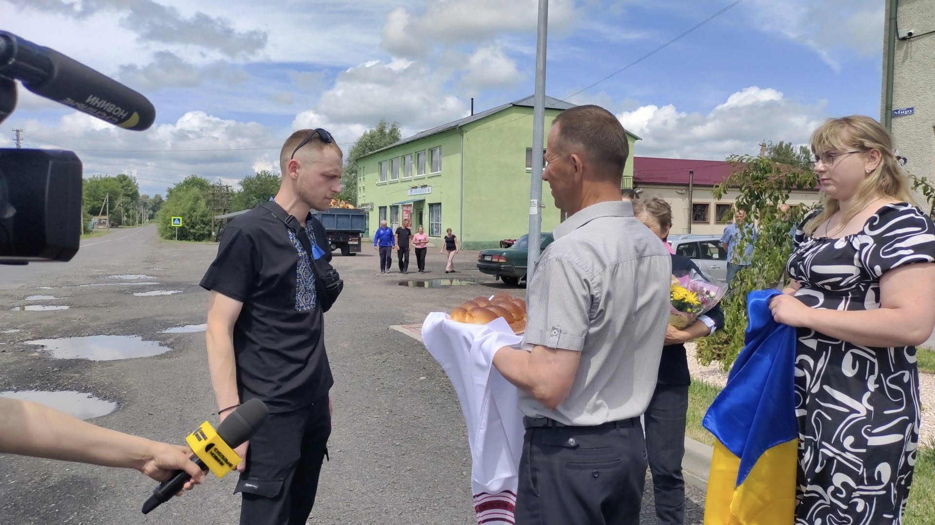 Майже три роки був у полоні: на Волині зустріли 24-річного захисника Романа Нечипорука