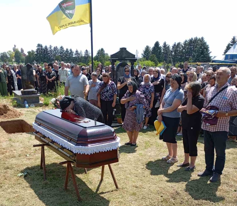 Назавжди молодий: на Волині попрощались з 26-річним Героєм Миколою Муковозом
