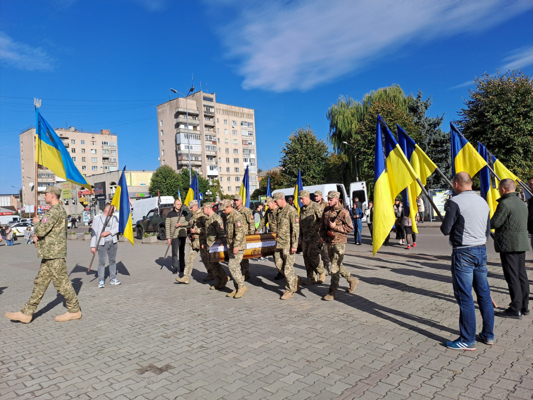 Перед останнім бойовим завданням подзвонив мамі: на Волині попрощалися з 24-річним Героєм Олексієм Жалаєм