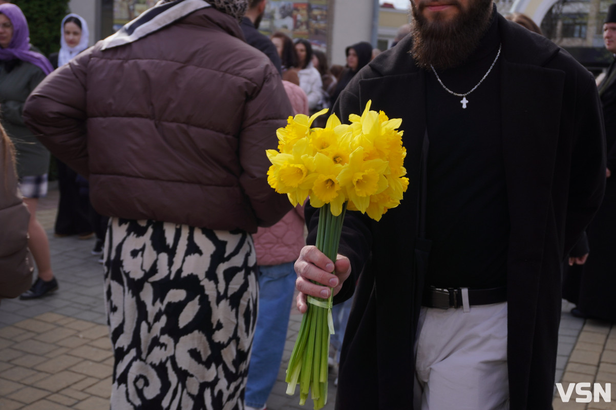 Як у Луцьку освячують Великодні кошики? Фоторепортаж