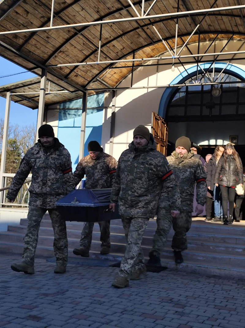 На Волині поховали військовослужбовця десантно-штурмових військ Максима Постєвку