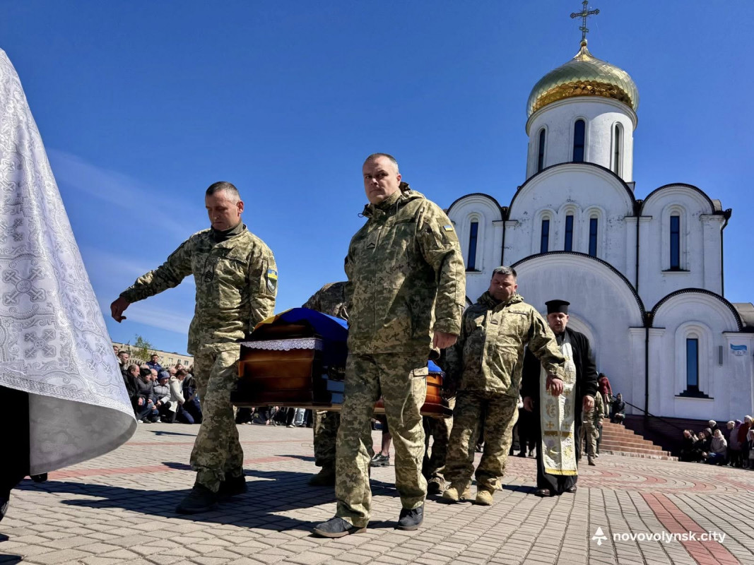 На Волині провели в останню дорогу 34-річного Героя Сергія Марчука