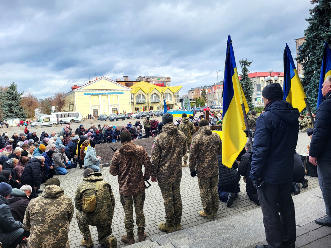 У день запланованого весілля вирушив на останнє бойове завдання: на Волині попрощались із Героєм Олегом Богдадюком