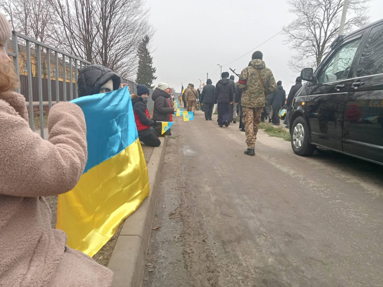 Через сім місяців невідомості Герой повернувся додому: на Волині попрощалися військовим з Володимиром Бортником