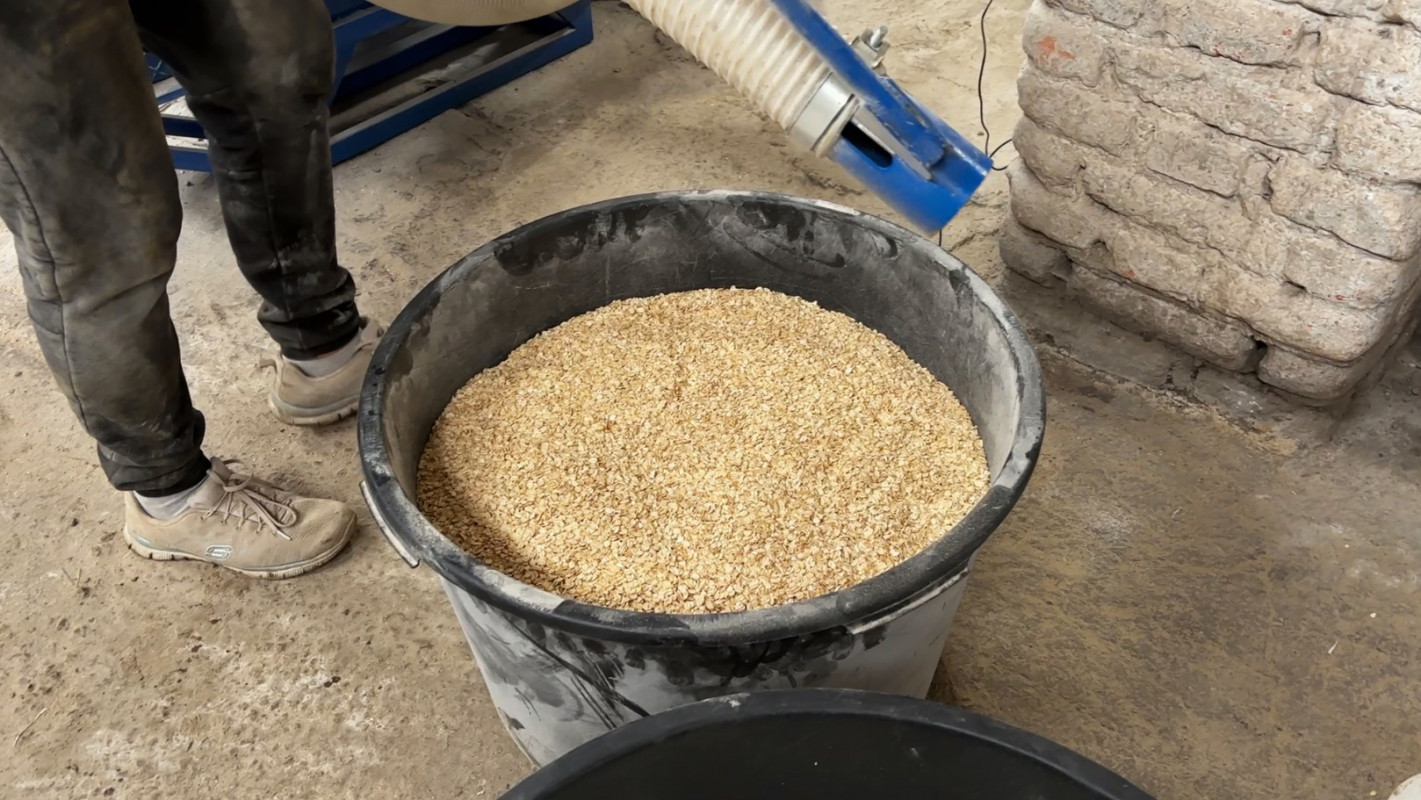 Ветеран із Волині отримав грант і відкрив виробництво кормів для тварин