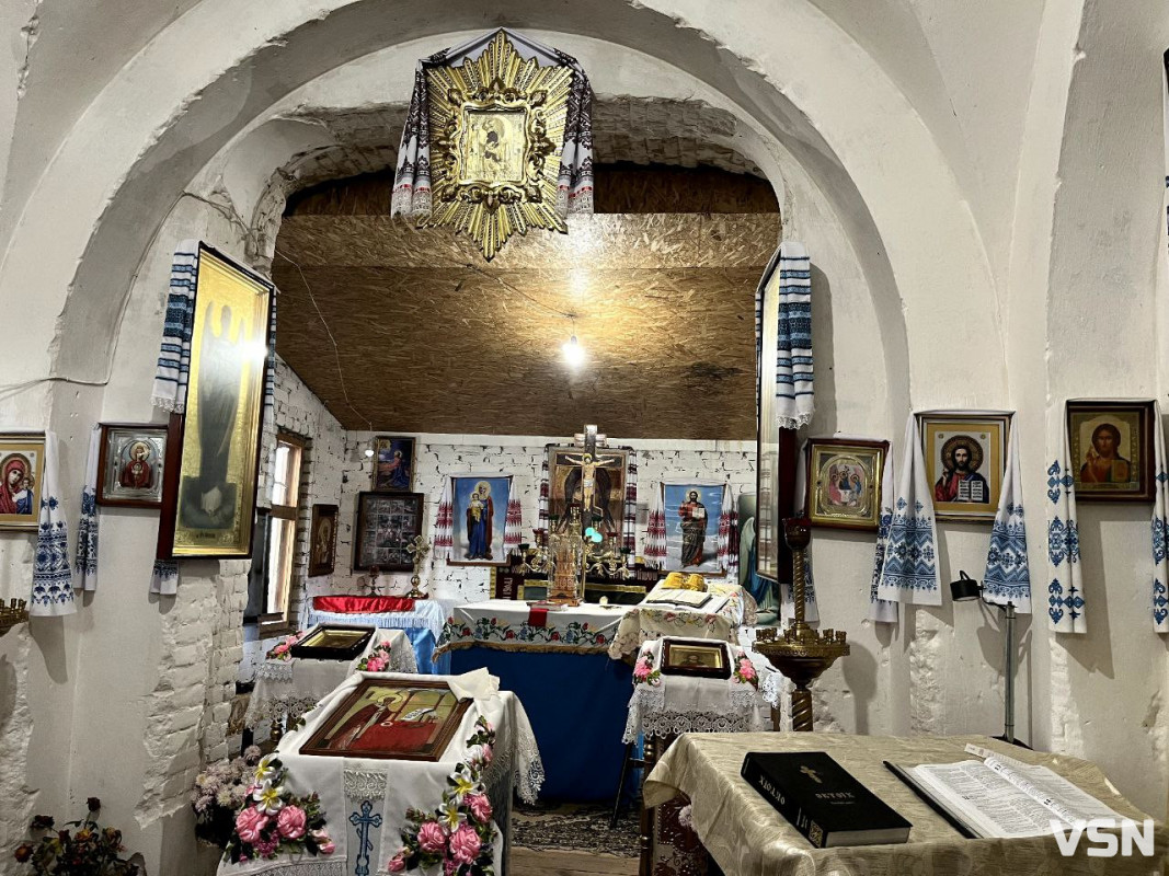 Незламний оберіг: Храм на Волині, який вистояв перед снарядом, що застиг у його стіні. Фоторепортаж