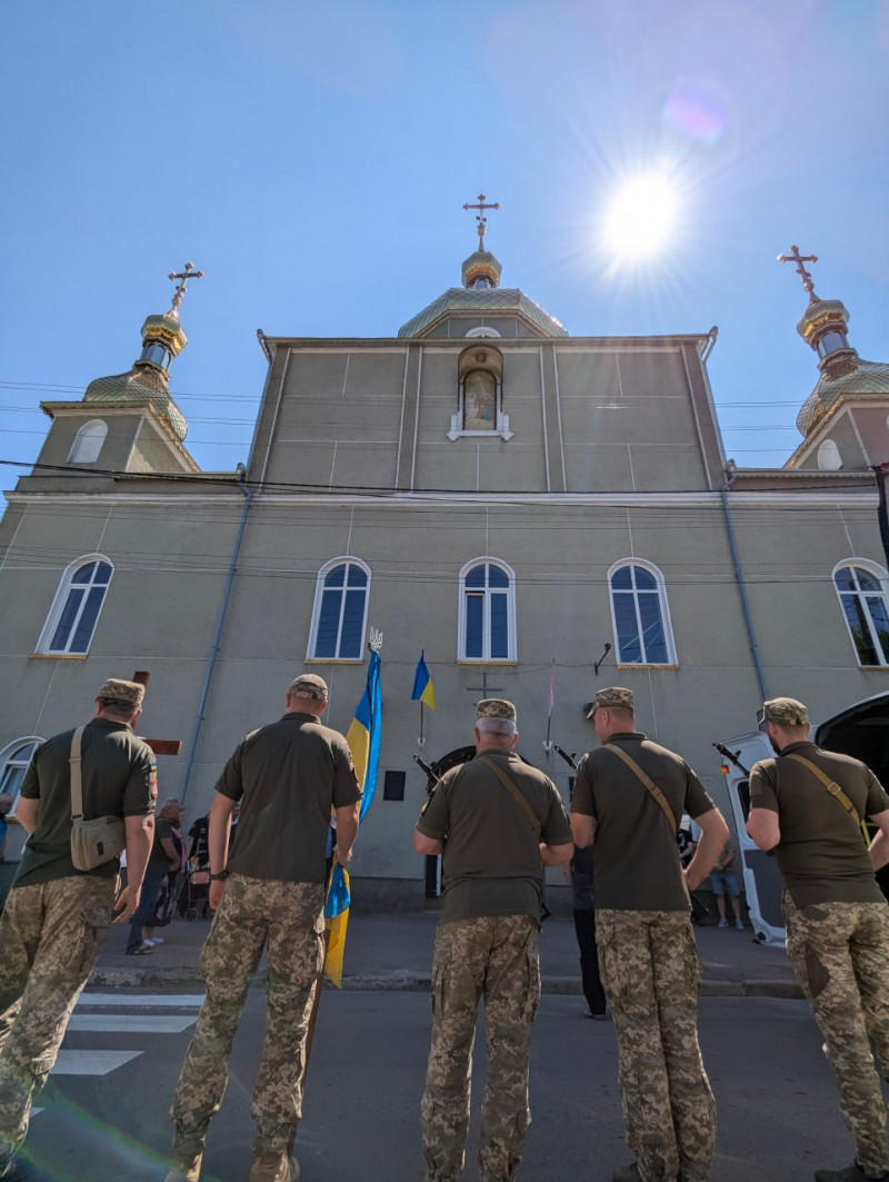 Турботливий батько чотирьох дітей: на Волині поховали командира Ростислава Шевчика