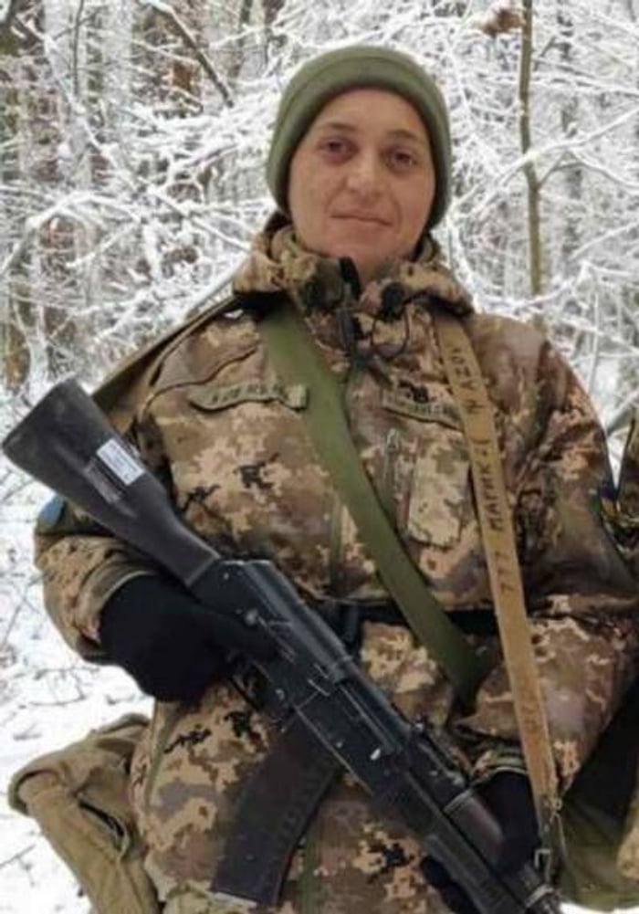 «Другої Наталки вже не буде»: на Волині ветеран висаджує троянди в пам’ять про загиблу на війні дружину