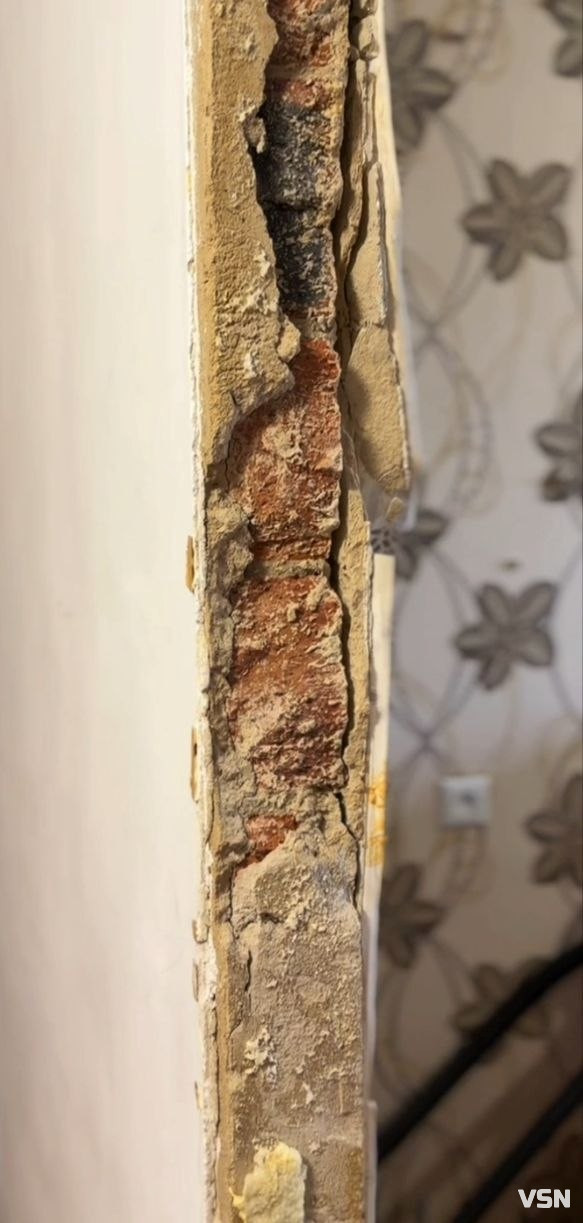 У Луцьку сім’ї з двома маленькими дітьми допоможуть після російської атаки: квартира зазнала значних руйнувань