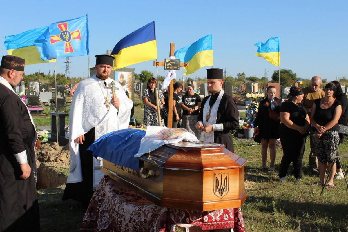 На Волині попрощалися з 44-річним Героєм Павлом Манюхіним, який поліг у бою на Сумщині