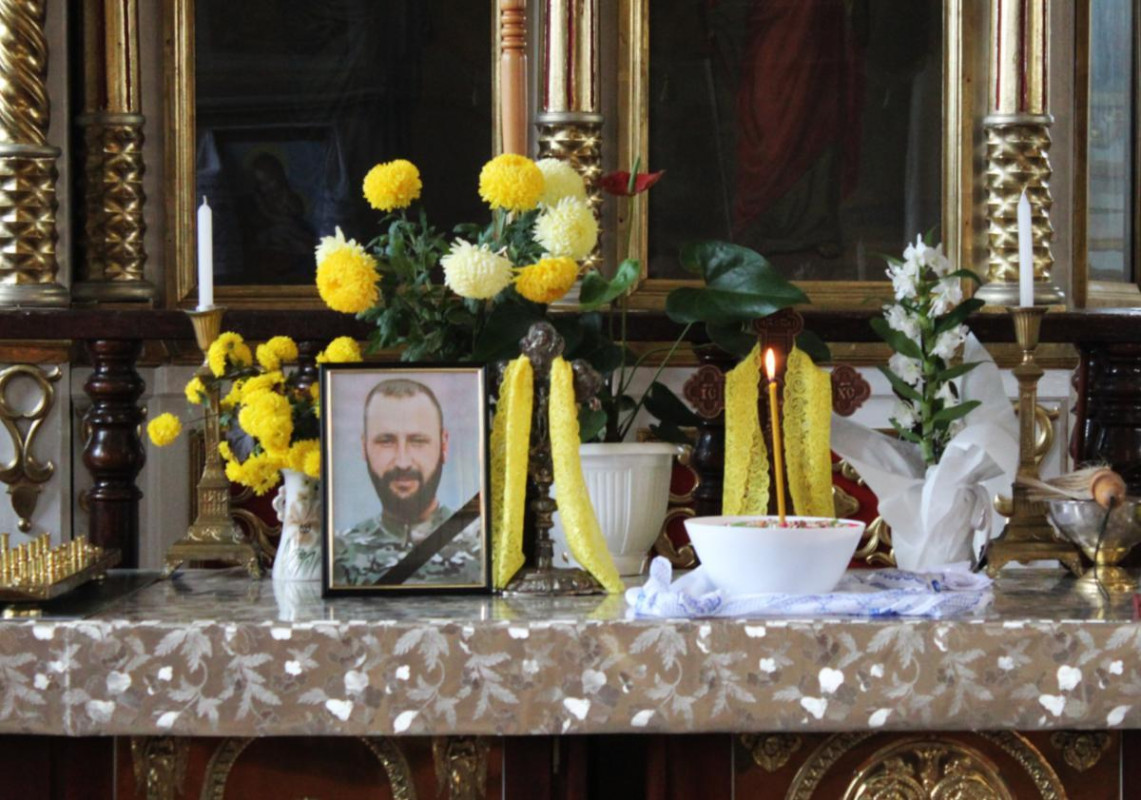 Маленький син ніколи більше не побачить тата: на Волині попрощалися з Героєм Миколою Мясковським