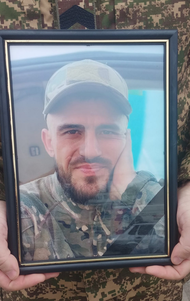 Майже тиждень у родини жевріла надія, та не судилося: на Волині останню земну шану віддали 30-річному Герою Леоніду Щебету