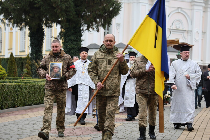Загинув понад рік тому: у Луцьку попрощалися з Героєм Сергієм Коровіцьким