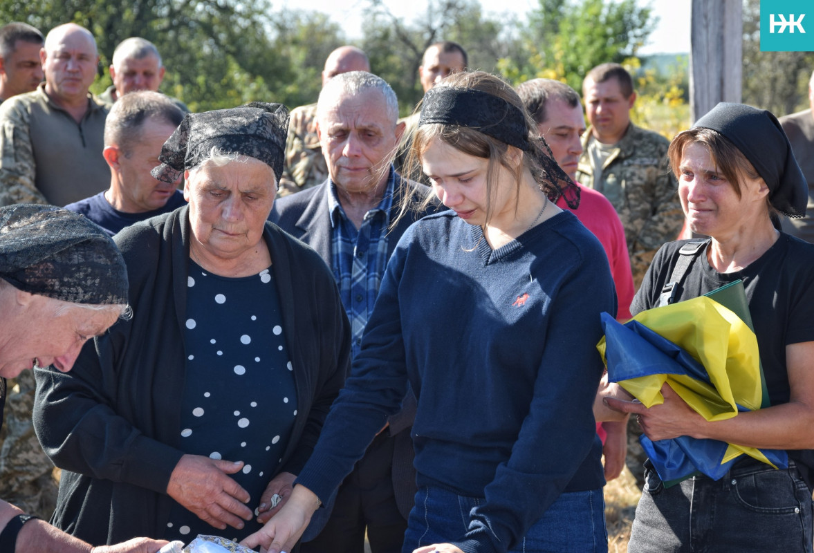 Поховали поряд із могилою його рідного брата-захисника: на Волині попрощались із Героєм Василем Мухою