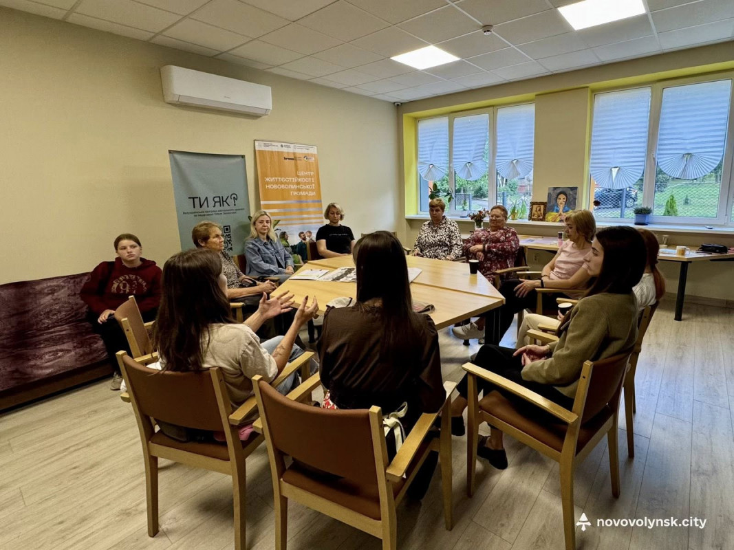 На Волині у прикордонній громаді рідні зниклих безвісти та полонених вишивають «Рушник надії»