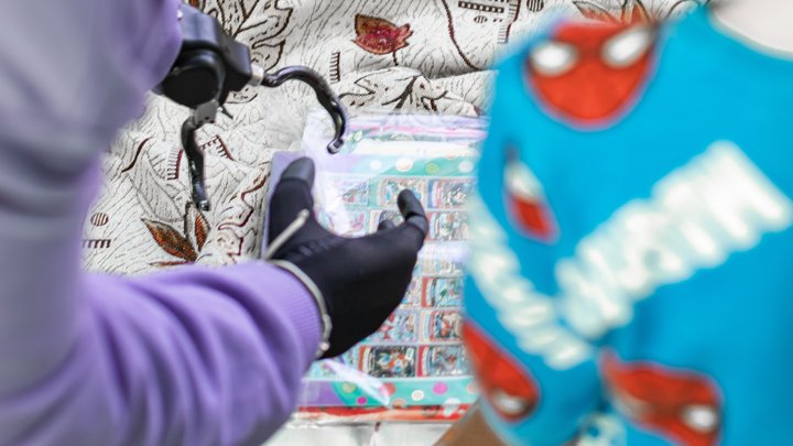 Малює і водить авто: ветеран війни, який втратив обидві руки на війні, почав нове життя у Луцьку