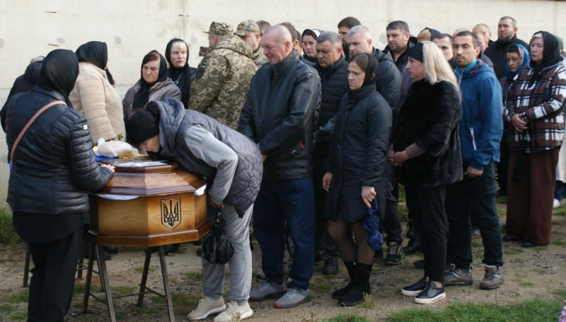Мати дочекалася сина лише для прощання: на Волині поховали загиблого воїна Сергія Катеринюка