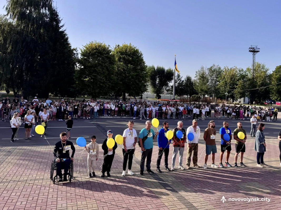 «Шаную воїнів, біжу за героїв України»: у місті на Волині на благодійному заході зібрали гроші для ЗСУ