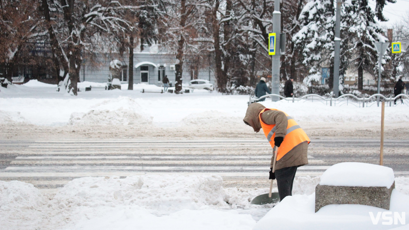 Луцьк після тижня снігопадів: фоторепортаж із засніжених вулиць міста