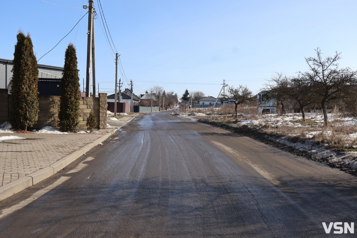 У селі під Луцьком люди щодня ризикують життям, аби перейти дорогу