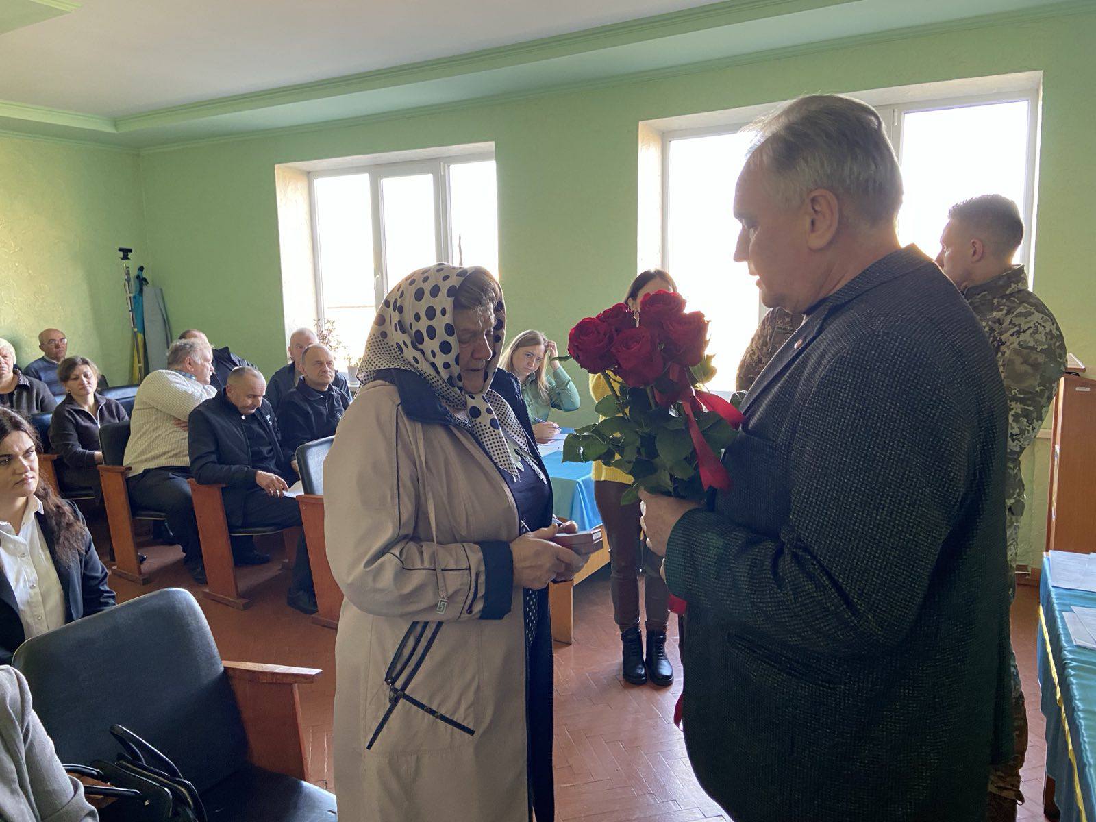 Загинув у бою за Україну: матері Героя з Волині вручили посмертну нагороду сина