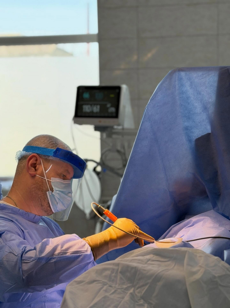 На Волині лікарі врятували ногу пацієнту після складного перелому стегна