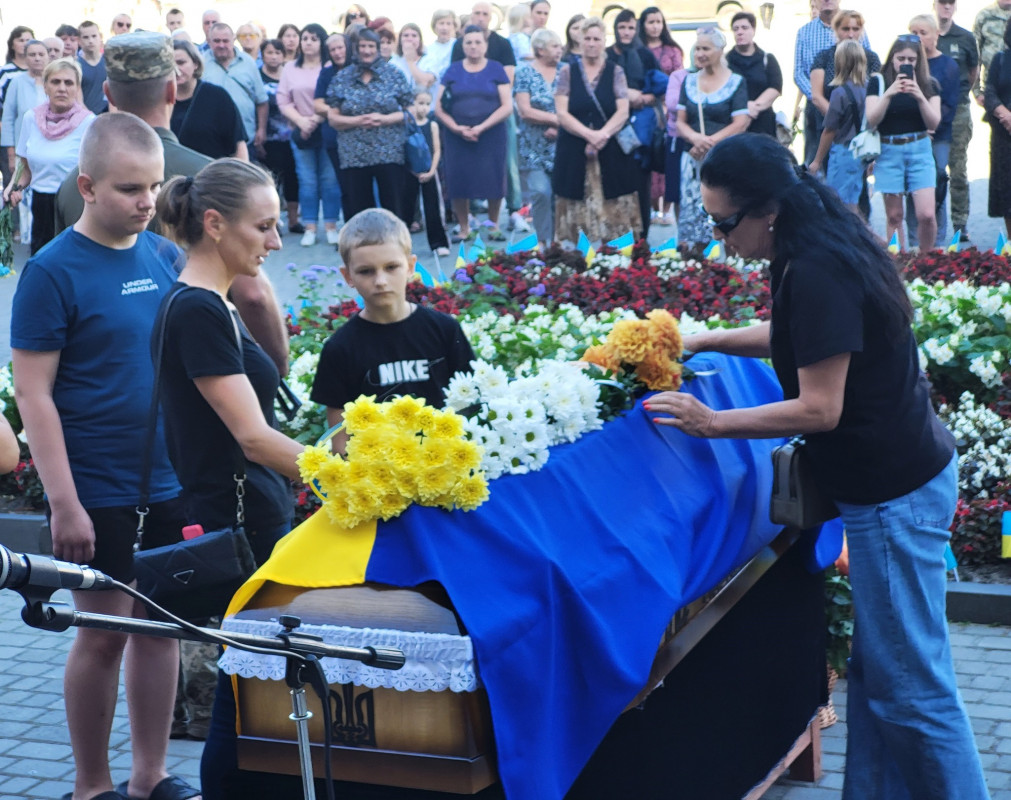 Не мав шансів вижити: волиняни попрощались із Героєм Сергієм Салінським