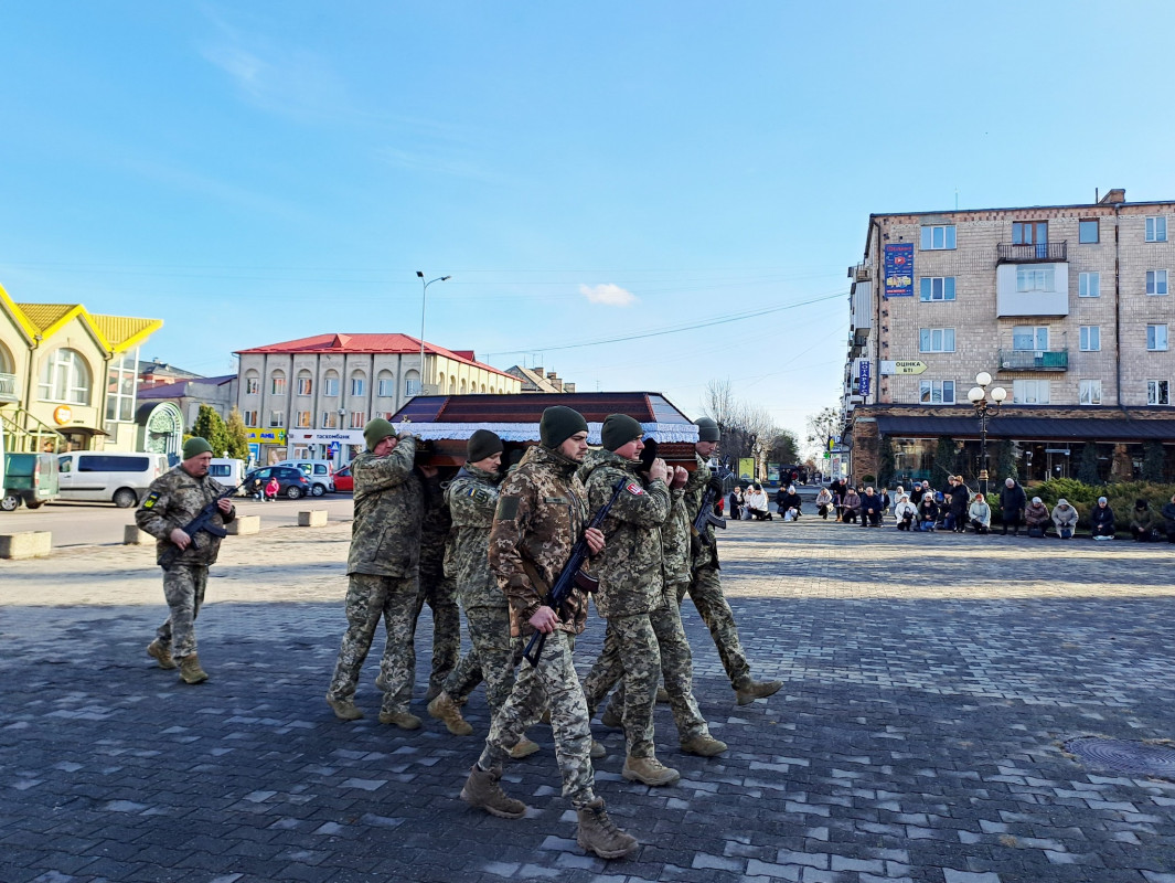 Двоє синочків втратили батька: на Волині попрощались з Героєм Дмитром Табачуком