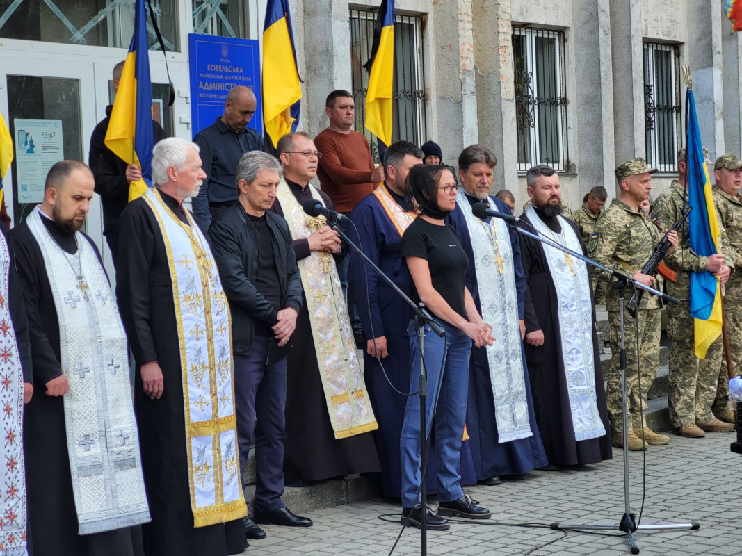 Учасник АТО, поліцейський, батько: на Волині попрощалися з 35-річним Героєм Дмитром Сергієнком