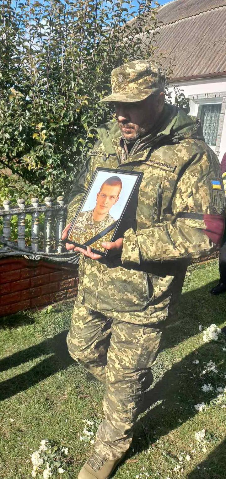 Йому було лише 28: на Волині провели в останню путь Героя Романа Ткачука