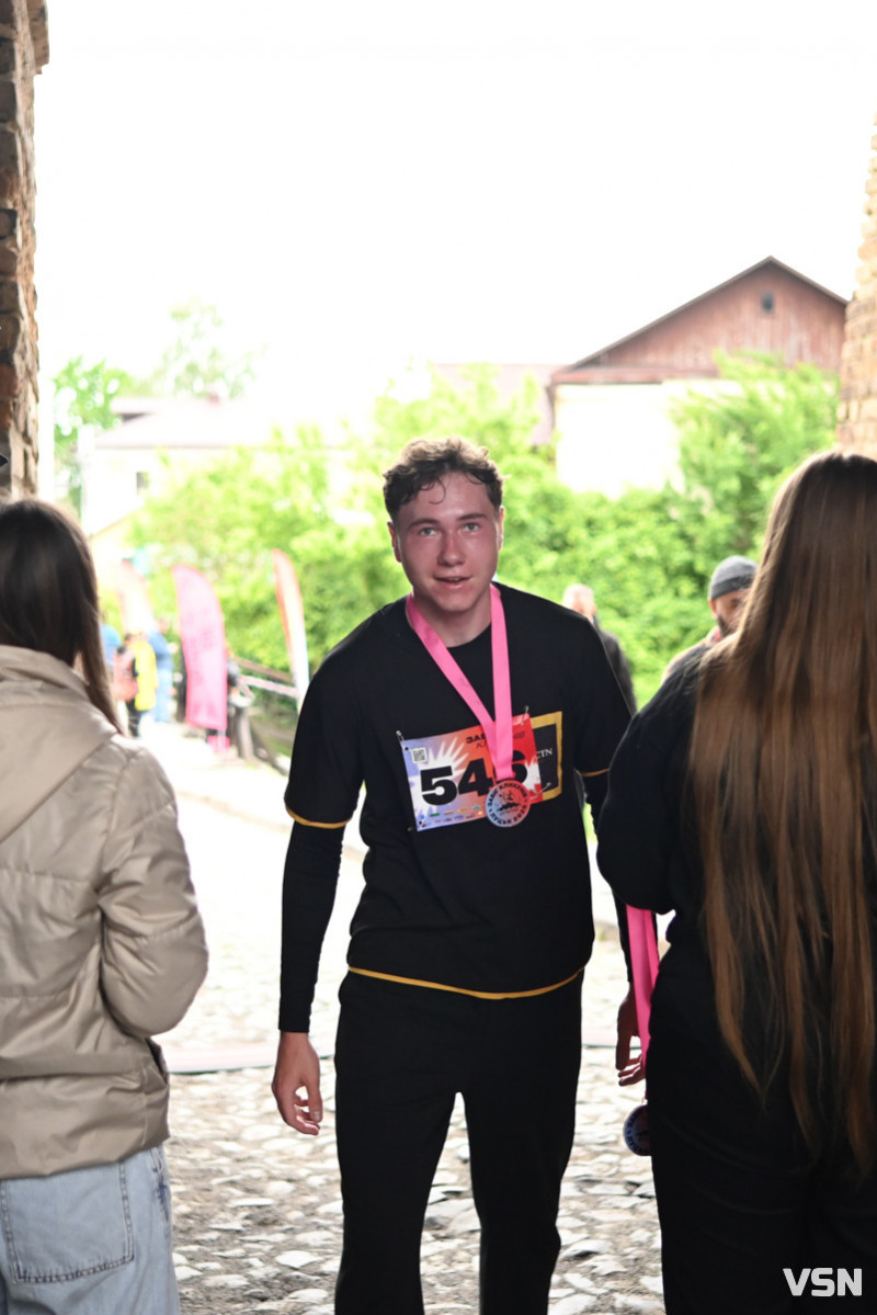 Вперше у Луцьку: яким був благодійний «Забіг Кликунів». Фоторепортаж