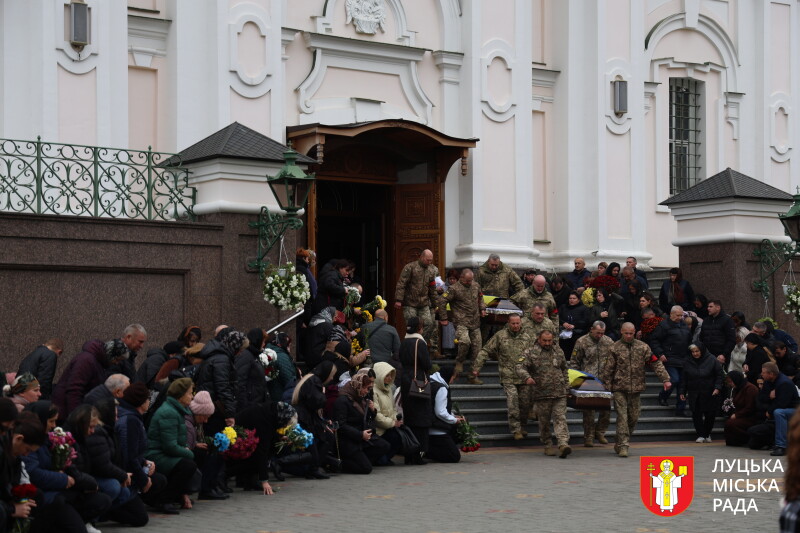 У Луцьку попрощалися з двома захисниками - Анатолієм Парфенюком та Олександром Кондращуком