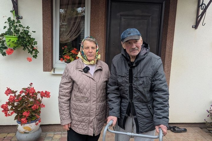 Без магазинів, шкіл і зручностей: чому три волинянки не хочуть залишати село