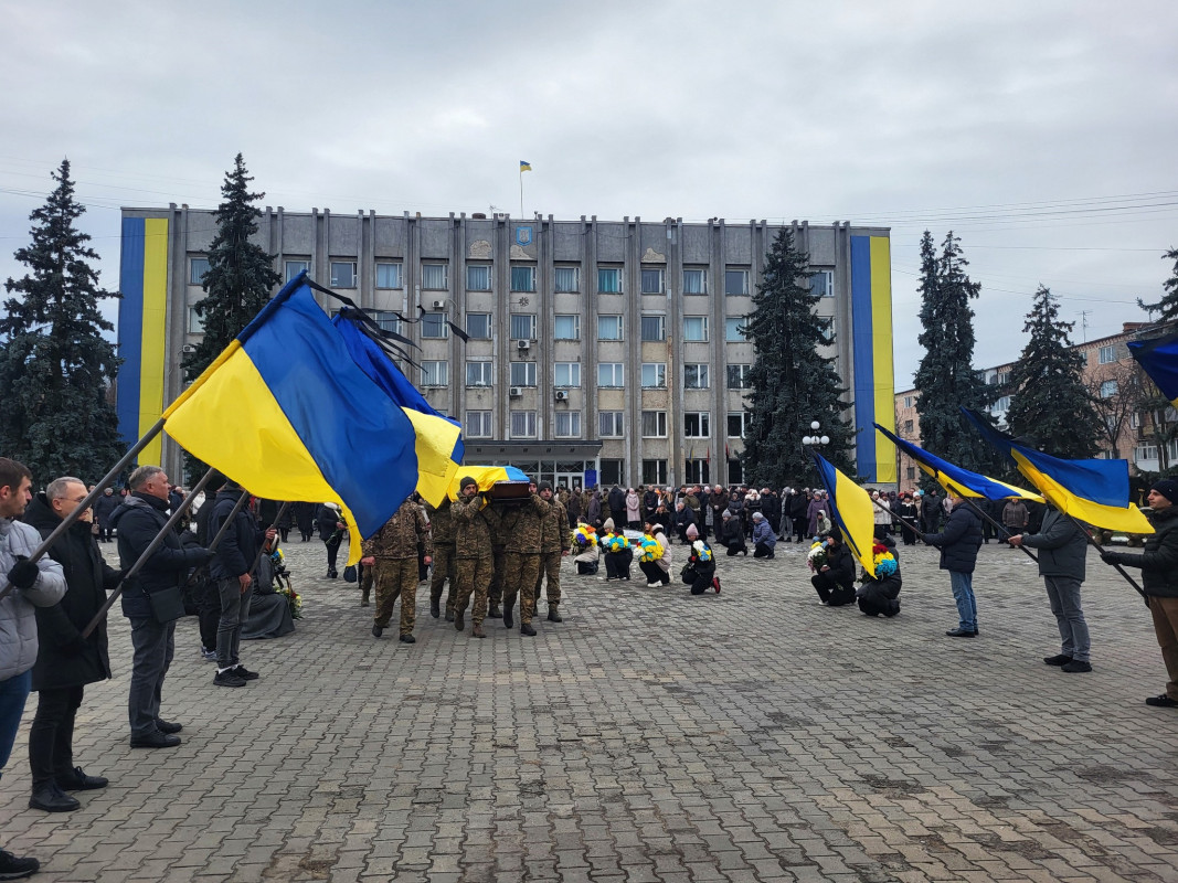 Не встиг відзначити 30-річчя: на Волині прощалися з молодим Героєм Богданом Степанюком