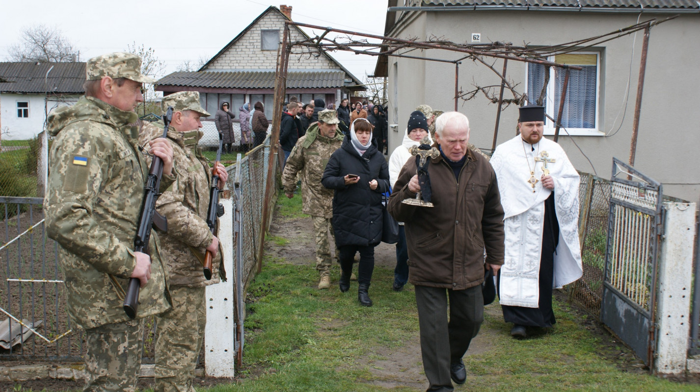 Пережив пекло війни, але загинув у ДТП: на Волині попрощалися із 31-річним воїном Вадимом Стадніком