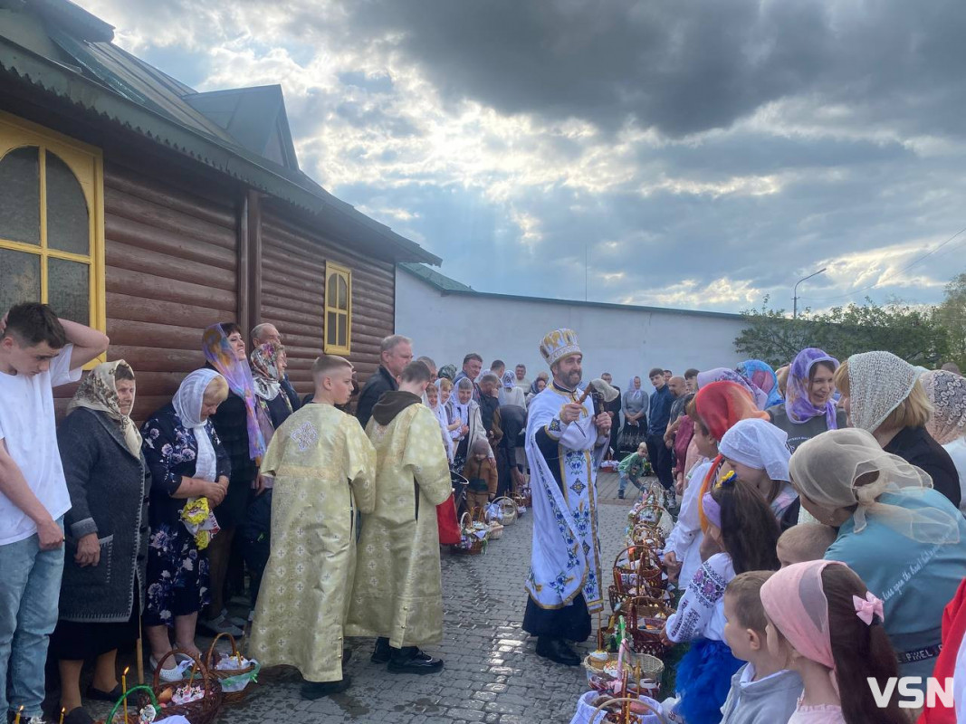 Як на Волині освячують великодні кошики. Фото