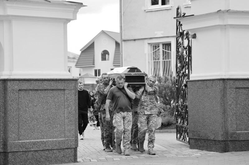 Навіки 47: у Луцьку попрощалися з Героєм Віктором Мельничуком. Фото