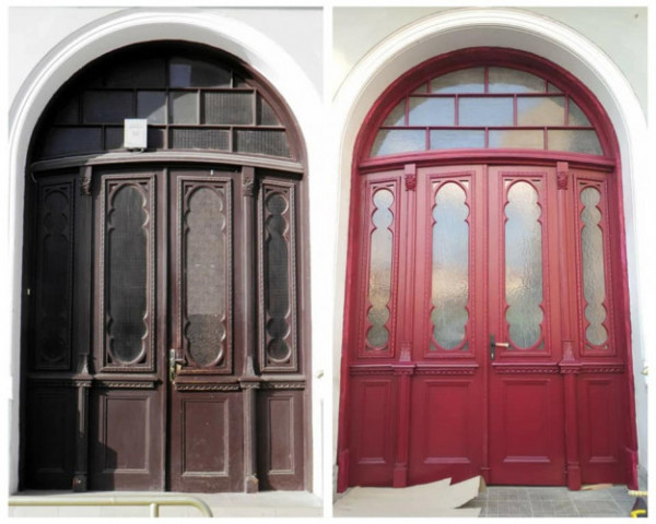 У центрі Луцька встановили відреставровані старовинні двері