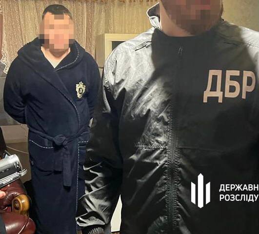 На фото із обшуків Волинської митниці впізнають затриманого начальника
