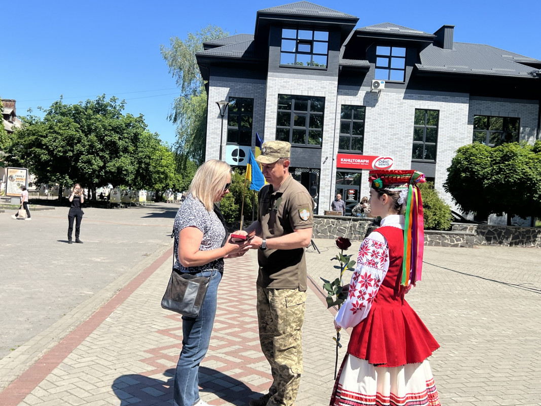 «Комбатантський хрест» та ордени «За мужність»: у місті на Волині вшанували полеглих воїнів