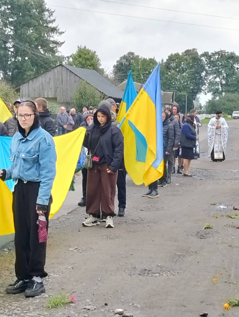 Життя обірвалось внаслідок важких поранень: на Волині попрощались з Героєм Володимиром Андрійчуком