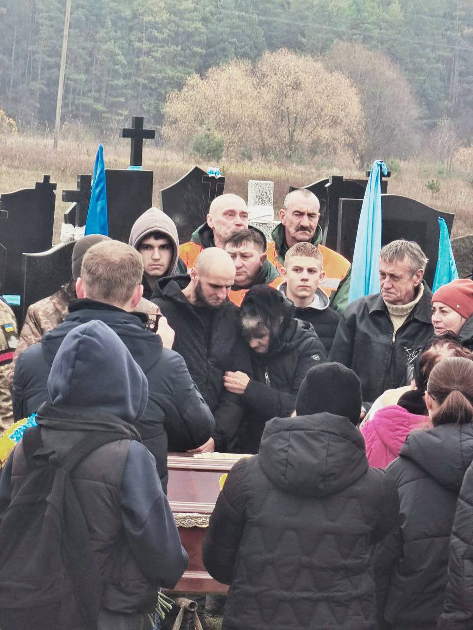 2 місяці не дожив до 35-річчя: на Волині попрощались з Героєм Олександром Пекним