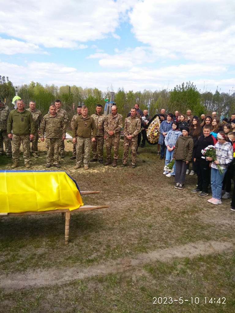 На Волині сотні людей провели в останню путь молодого Героя Володимира Банзерука