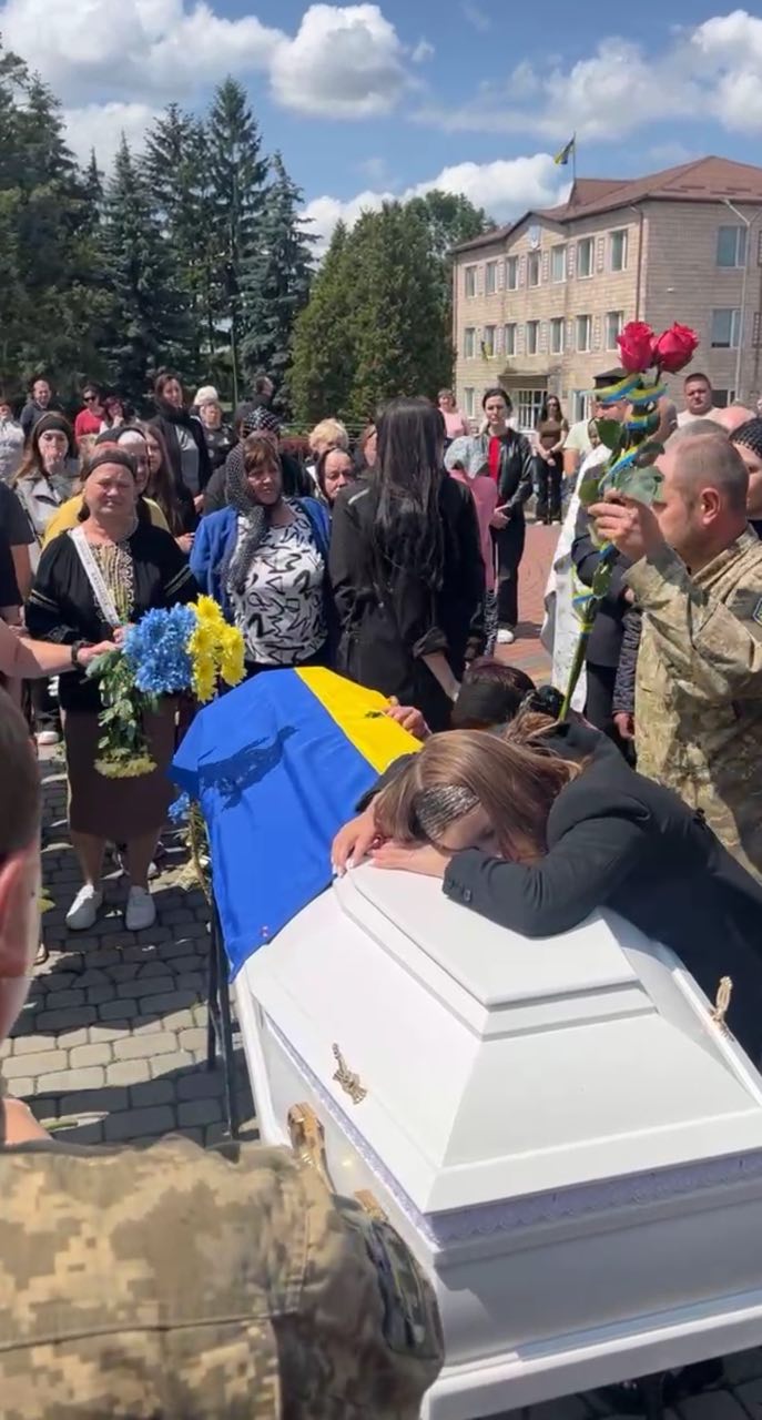 Навіки лише 22: у Луцький район «на щиті» повернувся загиблий Герой Роман Карпюк
