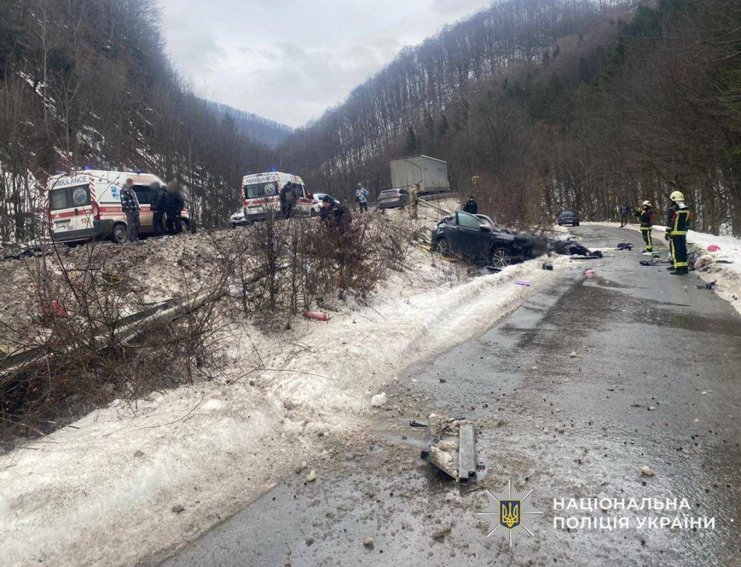 Жахлива автотроща на Закарпатті: батьки загинули, а їх дитина дивом вижила