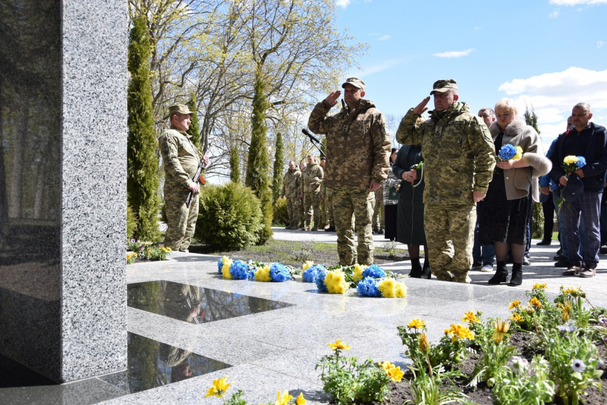 На Волині прикордонникам бойового підрозділу вручили нагороди та відкрили меморіал загиблим бійцям