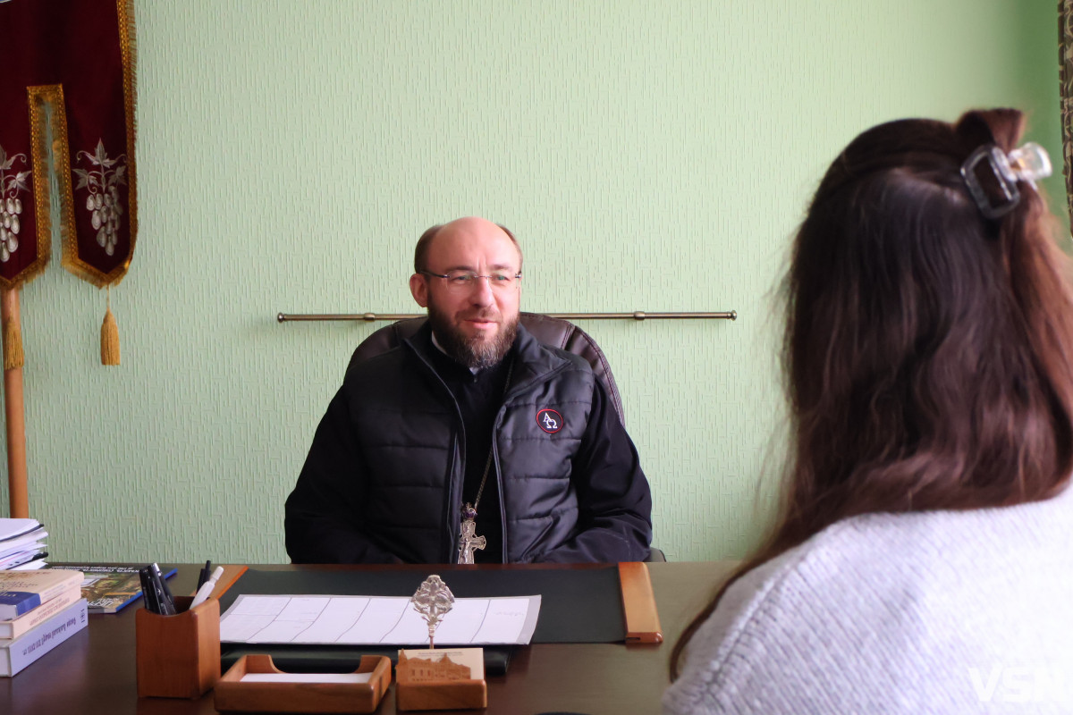 «Різдво — це перемога життя над смертю»: луцький священнослужитель про Різдво Христове