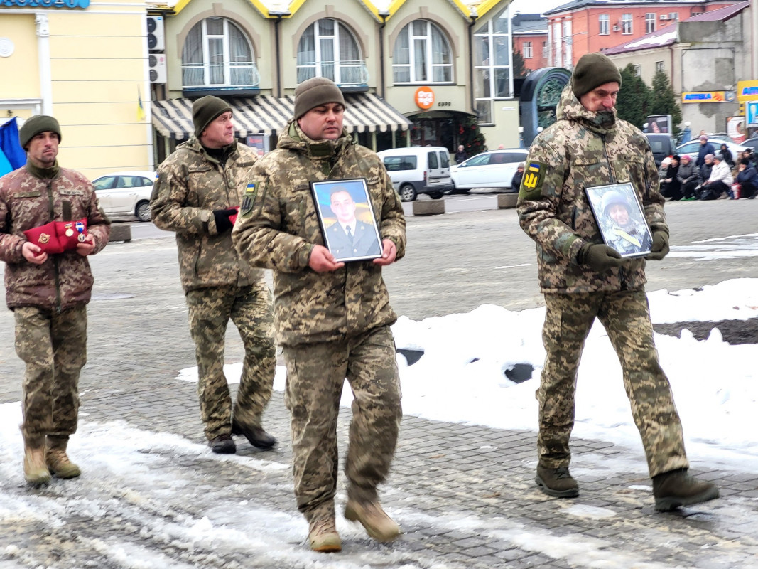 Два прощання в один день: на Волині провели в останню дорогу Героїв, які загинули у боях з окупантами