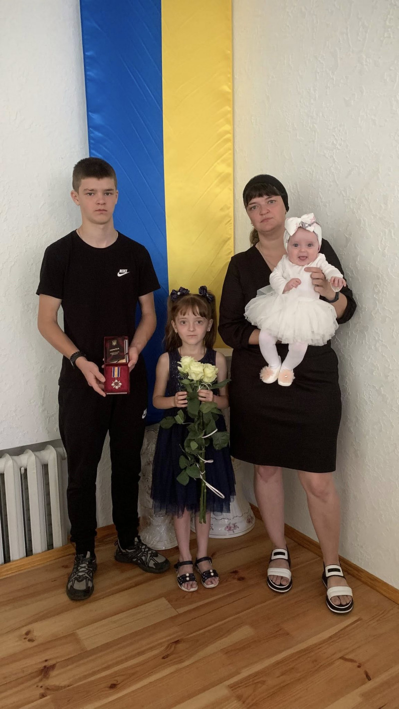 Не дожив до народження донечки: дружині і дітям Героя з Волині вручили його посмертну нагороду